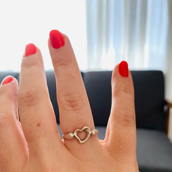 Tiffany and Co. Elsa Peretti Open Heart Ring - Picture 4 of 6